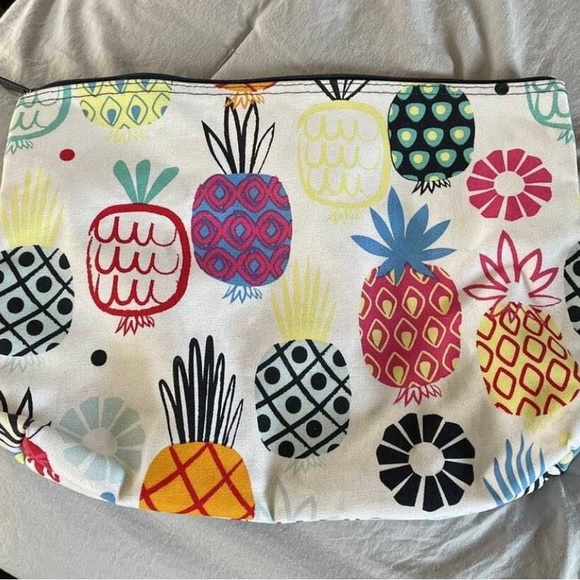 Thirty One Pinneaple Makeup Bag - Picture 1 of 2